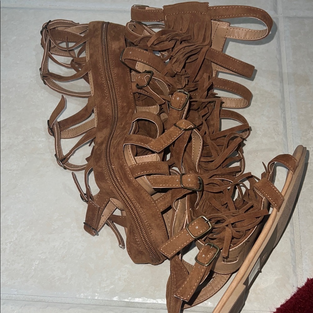 Brown Fringe Gladiator Sandals NEW Size 7 - Picture 15 of 15